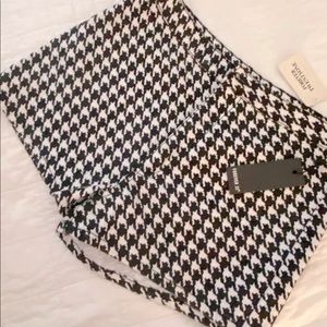 Forever 21 black and white shorts